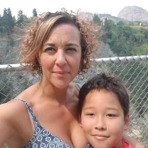 Meet your Posher, Adrienne